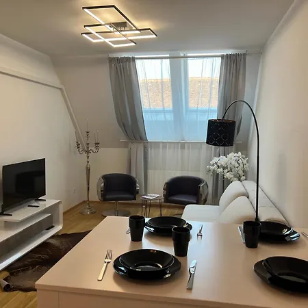 Home-suite-home Im Historischen Zentrum Von *