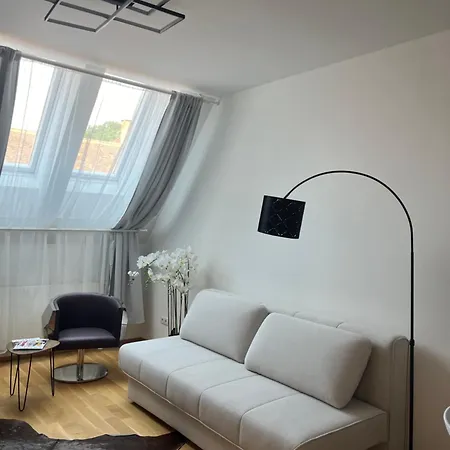 Home-suite-home Im Historischen Zentrum Von