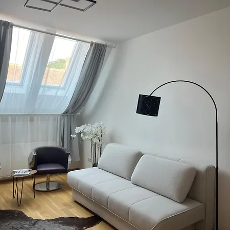 Home-suite-home Im Historischen Zentrum Von Apartment